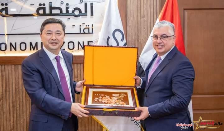 رئيس اقتصادية قناة السويس يلتقي وفد صيني من منطقة هايكو للتنمية الصناعية