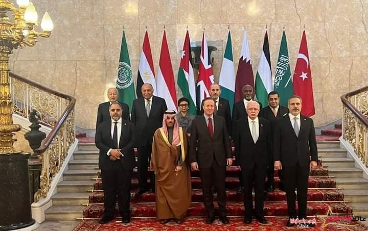 شكري يلتقي والوزراء أعضاء اللجنة الوزارية العربية/الإسلامية مع وزير الخارجية البريطاني في لندن