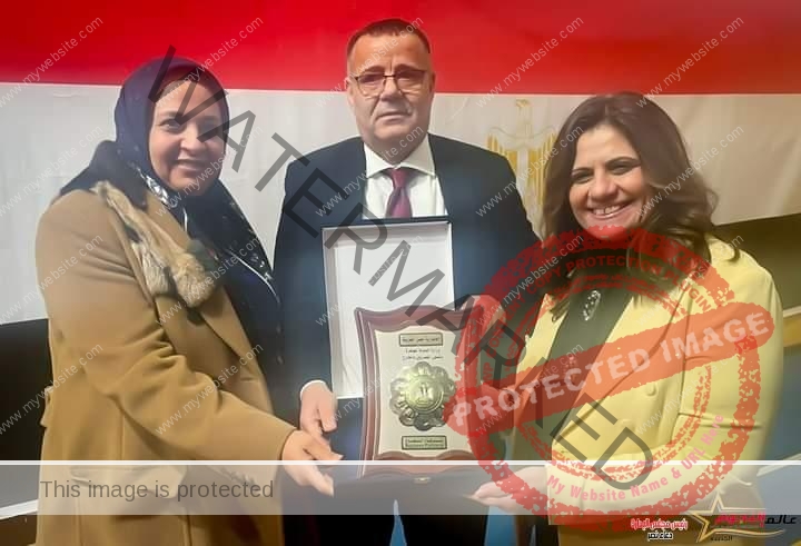 وزيرة الهجرة تلتقي الجالية المصرية في تجمع مصري ضخم في ميلانو 