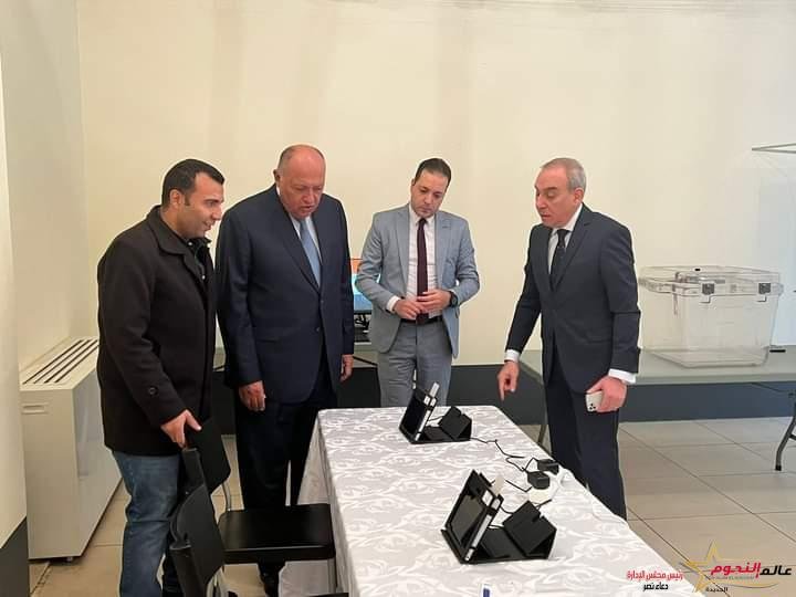 شكري يتفقد الاستعدادات النهائية لعقد الانتخابات الرئاسية للمصريين بالخارج بسفارة مصر في باريس