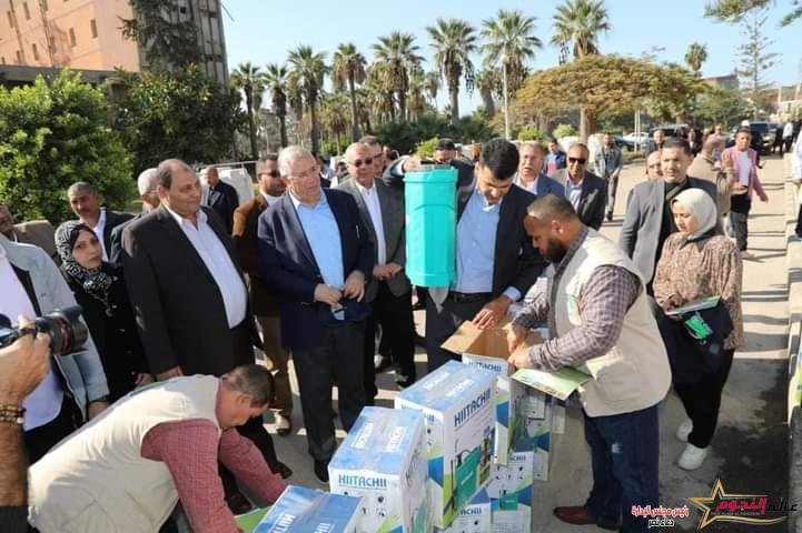 القصير يسلم 177 جرار ومعدات وآلات الزراعية ومشروعات صغيرة للجمعيات والمزارعين