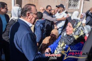 محافظ الإسكندرية يُطلق قافلة طبية بمنطقة وادي القمر بنطاق حي العجمي ضمن فعاليات المبادرة الرئاسية "100 يوم صحة"