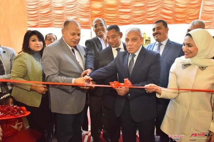 محافظ أسيوط ورئيس هيئة تنمية الصعيد يفتتحان مجمع الصناعات الحرفية بقرية الشامية