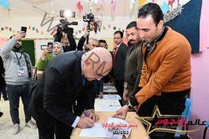 وزير الإسكان يُدلي بصوته فى الانتخابات الرئاسية بمدرسة فاطمة عنان الإعدادية بالقاهرة الجديدة