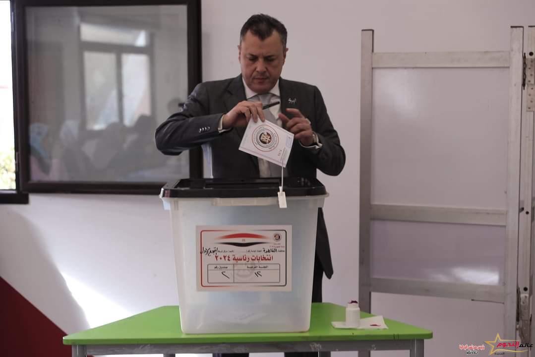 وزير السياحة والآثار يدلى بصوته فى الانتخابات الرئاسية