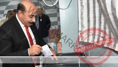 محافظ أسوان يدلى بصوته بلجنة الوافدين ويتابع سير العملية الانتخابية داخل الـ 254 لجنة فرعية