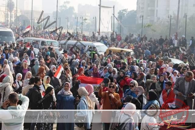 توافد كبير للشباب والمرأة والعاملين بالمديريات الخدمية على اللجان الانتخابية للإدلاء بأصواتهم في اليوم الثاني للإنتخابات الرئاسية بالشرقية