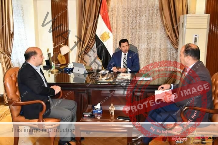 وزير الرياضة يستقبل رئيس اتحاد الجمباز لبحث استعدادات مصر لإستضافة بطولة العالم للجمباز الفني 