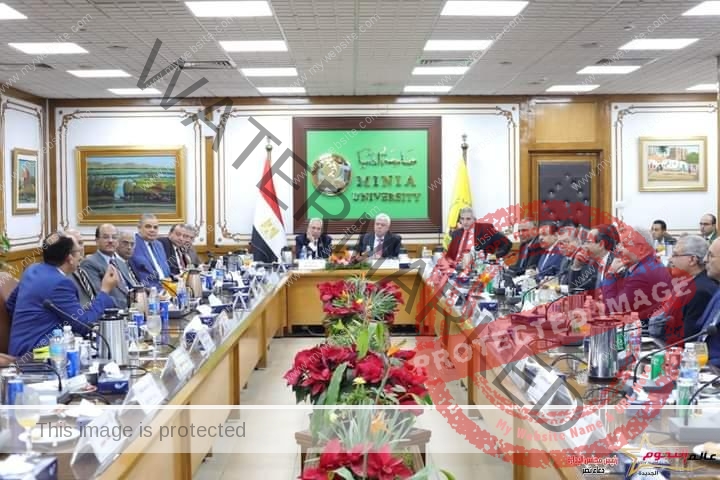 وزير التعليم العالي يرأس اجتماع المجلس الأعلى للجامعات بجامعة المنيا