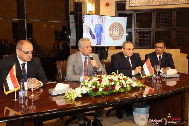 وزير العمل يلتقي وفداُ من أبناء الجالية المصرية ويشكرهم على المُشاركة في "الإنتخابات الرئاسية"