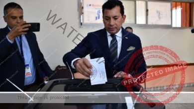 وزير الشباب والرياضه يدلي بصوته في الانتخابات الرئاسية