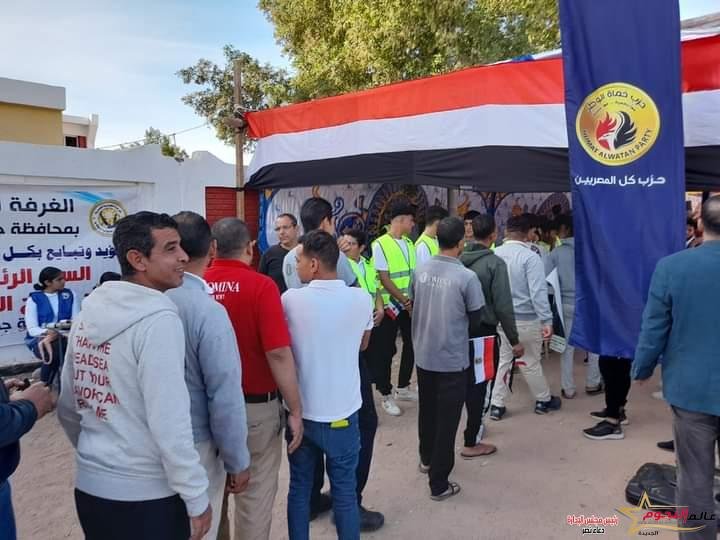 محافظة جنوب سيناء حشود كبيرة أمام المقار الانتخابية بجميع مدن جنوب سيناء