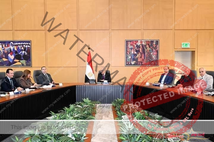 وزير الإسكان يتابع موقف تنفيذ وحدات المبادرة الرئاسية "سكن لكل المصريين" بالمحافظات والمدن الجديدة