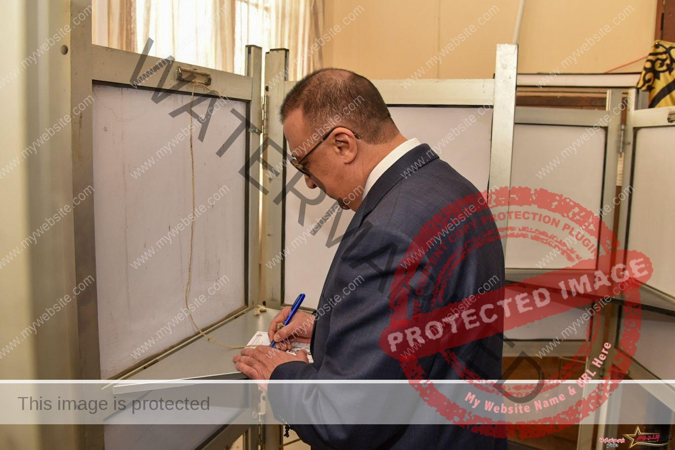 محافظ الإسكندرية يُدلي بصوته في الانتخابات الرئاسية 2024 