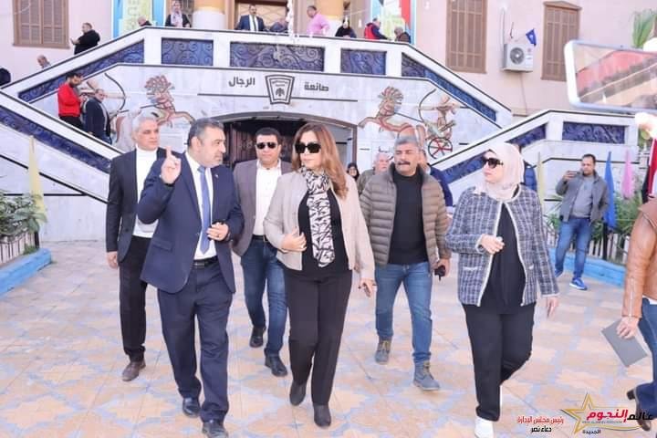 محافظ دمياط تتفقد اللجان الانتخابية وتشيد بالاقبال الكثيف من المواطنين والسيدات للادلاء بأصواتهم بالانتخابات الرئاسية