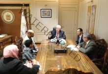 وزير التعليم العالي يلتقي بأسرة الطفل العبقري يحيى عبدالناصر