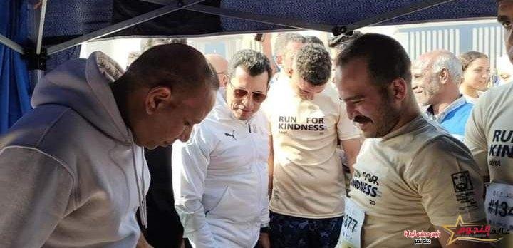 صبحي يتفقد المستشفي الميداني المقامة علي هامش ماراثون زايد الخيري بالتعاون مع بنك الشفاء المصري