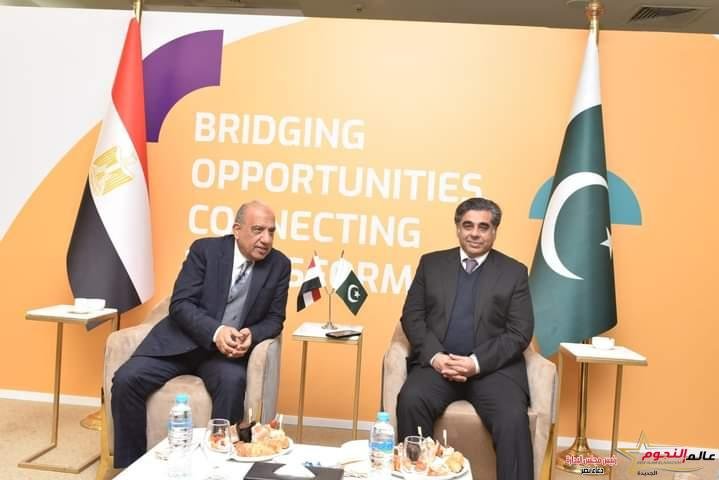 عصمت يبحث مع وزير التجارة الباكستاني سبل تعزيز التعاون وفتح فرص جديدة للاستثمار