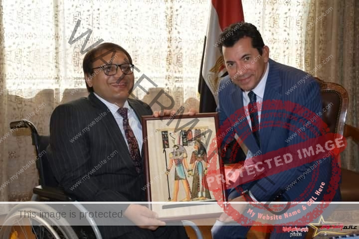 وزير الشباب يلتقي سفير نيبال بمصر