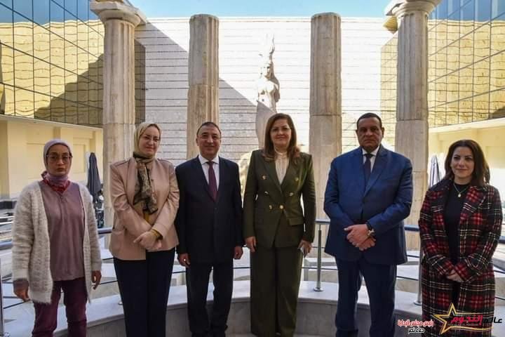 وزيرا التنمية المحلية والتخطيط ومحافظ الإسكندرية يتفقدون مشروع تطوير المتحف اليوناني الروماني