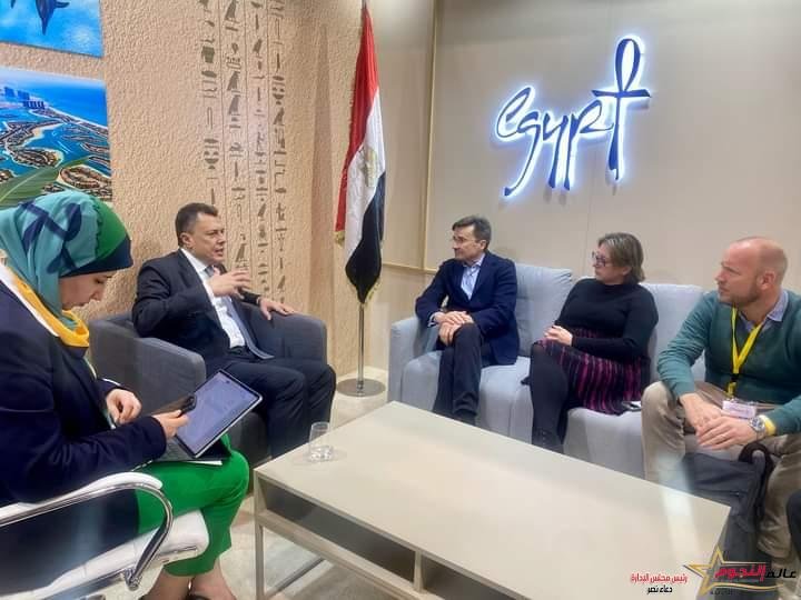 وزير السياحة والآثار يواصل لقاءاته المهنية مع مسئولي وممثلي منظمى الرحلات وشركات سياحة وطيران ومنشآت فندقية