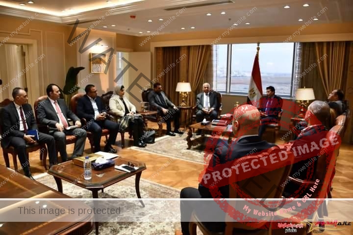 وزير الشباب والرياضة يعقد جلسة تصالح بين اعضاء مجلس ادارة نادي سموحة