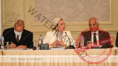 وزيرة البيئة تترأس الاجتماع الأول للجنة تسيير مشروع إدارة تلوث الهواء وتغير المناخ في القاهرة الكبرى