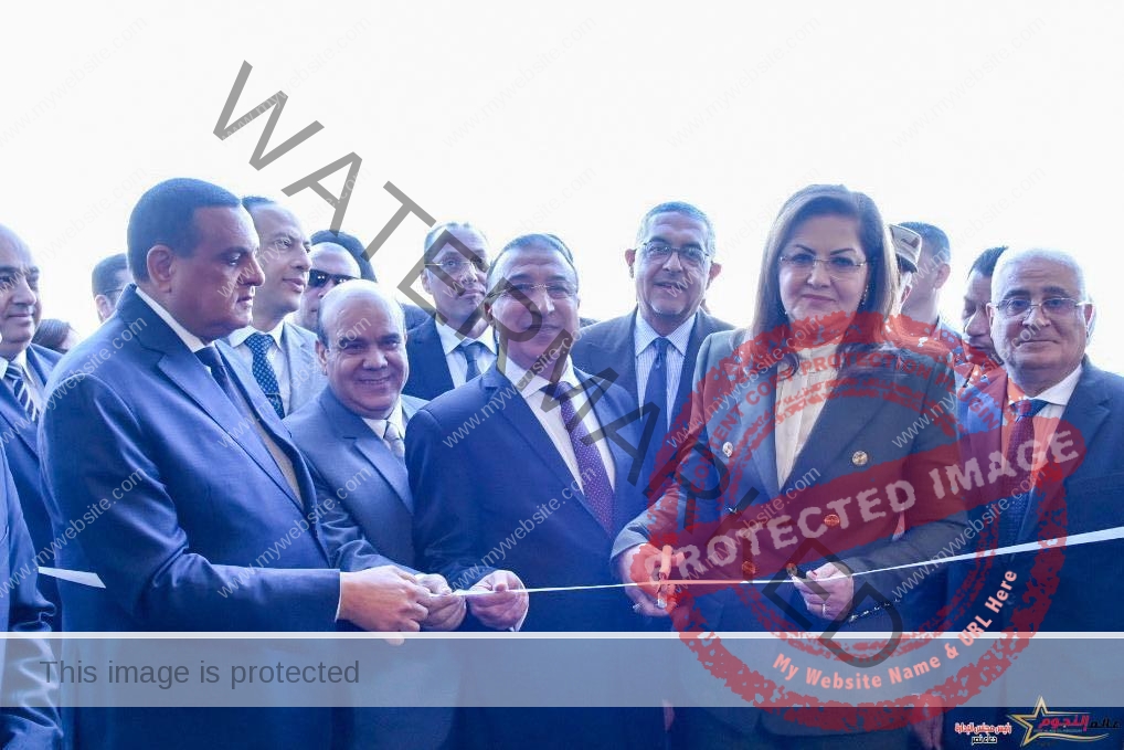 وزيرا التخطيط والتنمية الاقتصادية والتنمية المحلية ومحافظ الإسكندرية يفتتحون مركز خدمات مصر