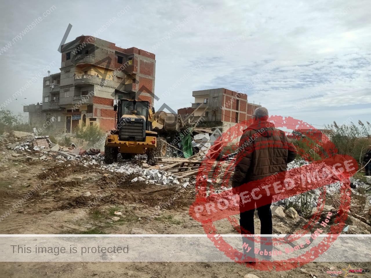 محافظ الإسكندرية يوجه بتنفيذ حملات مُكبرة لإزالة التعديات على الأراضي الزراعية وإيقاف أعمال البناء المخالف بأحياء الثغر