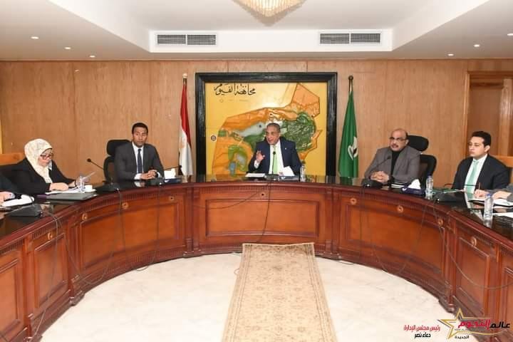 محافظ الفيوم يتابع جهود إعادة التوازن البيئي وتجهيزات إنزال زريعة أسماك لبحيرة قارون