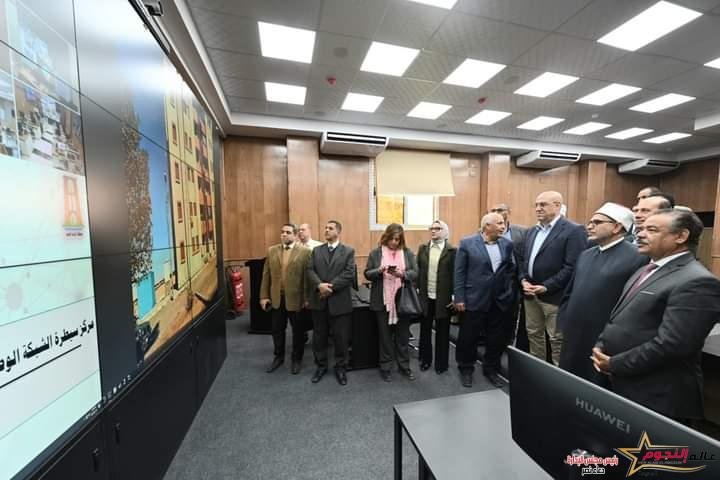 وزير الإسكان يثنى على الجهود المبذولة لتطوير وتنمية محافظة الوادى الجديد