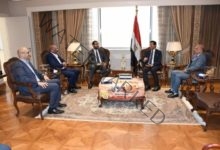 وزير الشباب والرياضة يبحث مع الشركة المصرية للاتصالات we سبل التعاون المشترك
