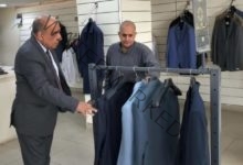 وزير قطاع الأعمال العام في زيارة مفاجئة لأحد فروع "عمر أفندي" بميدان الحجاز