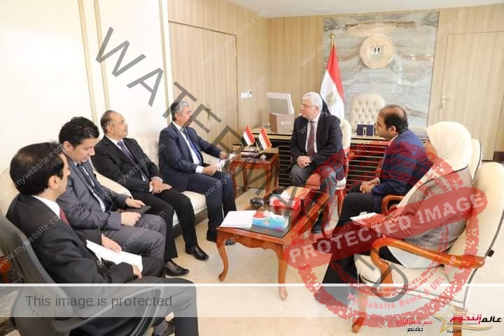 وزير التعليم العالي يُناقش مع السفير اليمني بالقاهرة سُبل تعزيز التعاون المشترك