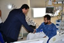 وزير الرياضة يتحدث مع اللاعب أحمد رفعت خلال زيارته بمستشفى وادى النيل للاطمئنان على حالته الصحية