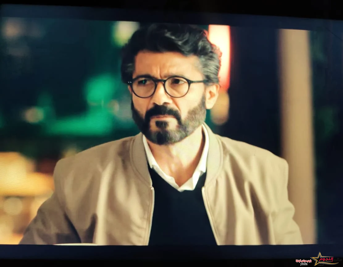إمبراطورية ميم الحلقة 1 .. خالد النبوى يقوم بدور الراوى لتعريف المشاهدين بعائلته