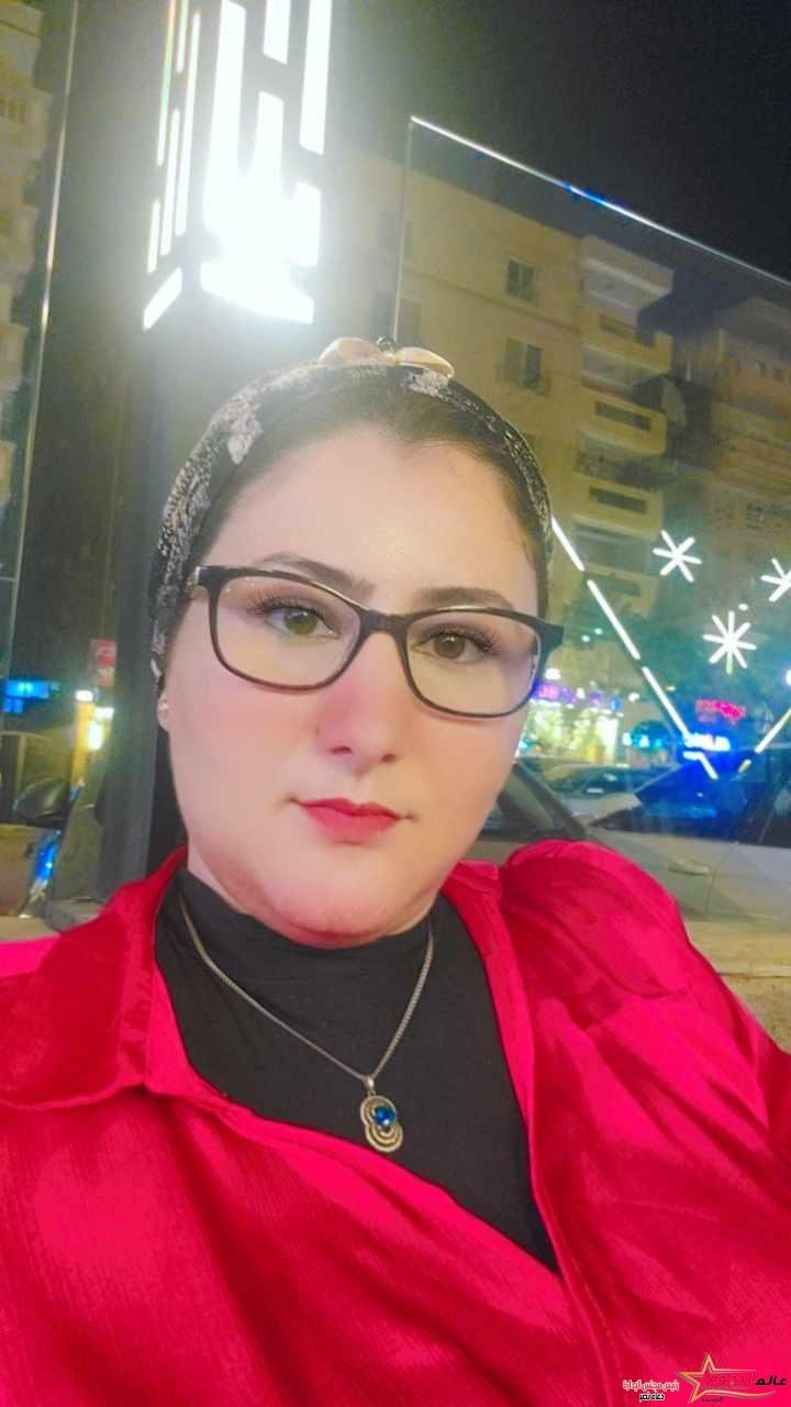 الفنانة التشكيلية صفاء مصطفى أبدعت في عمل الهاندميد ولديها أحلام وأهداف كبيرة تسعى إلى تحقيقها 