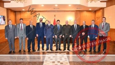 وزير الشباب والرياضة يناقش الطروحات الاستثمارية الجديدة لتطوير هيئة ستاد القاهرة