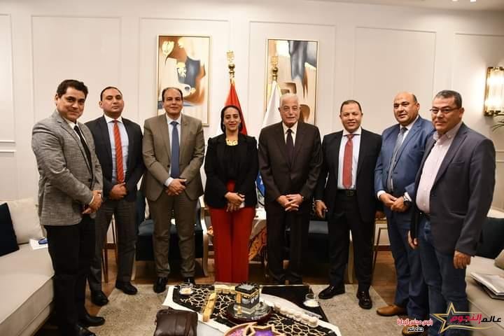 محافظ جنوب سيناء يبحث مع اللجنة المنظمة الاستعدادات الخاصة بانعقاد المؤتمر الأفريقي للطاقة