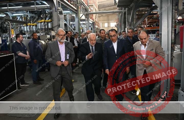 رئيس الوزراء يتفقد مصنع شركة "شومان" لإنتاج ماكينات البلاستيك بالمنطقة الصناعية بدمياط