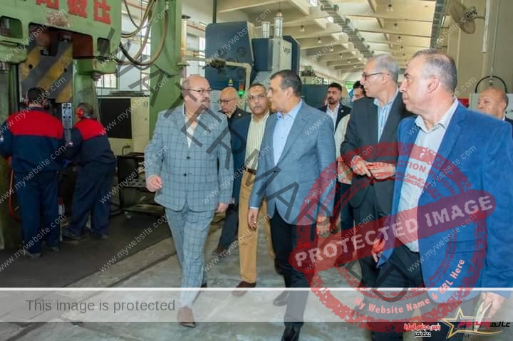 "وزير الدولة للإنتاج الحربي" في زيارة مفاجئة لشركة "أبو زعبل للصناعات المتخصصة"