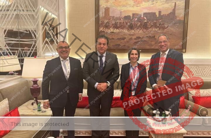 وزير الصحة يبحث مع شركة «أبوت» نقل تكنولوجيا التصنيع الدوائي للسوق المصري 