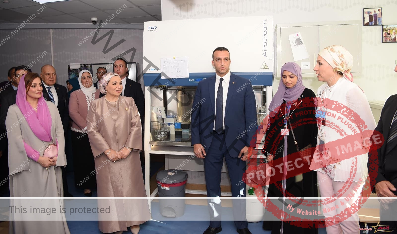 السيدة انتصار السيسي وحرم سلطان عمان فى زيارة لمستشفى 57357 