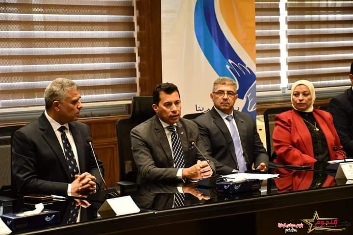 صبحي: الوزارة تساهم فى المشروع القومي للوصول للاكتفاء الذاتي من بعض الادوية الهامة من خلال التوعية والترويج