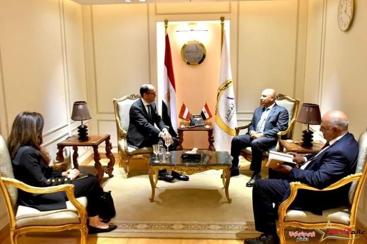 وزير النقل يلتقي سفير النمسا بالقاهرة ووفود 9 شركات نمساوية متخصصة في كل قطاعات السكك الحديدية