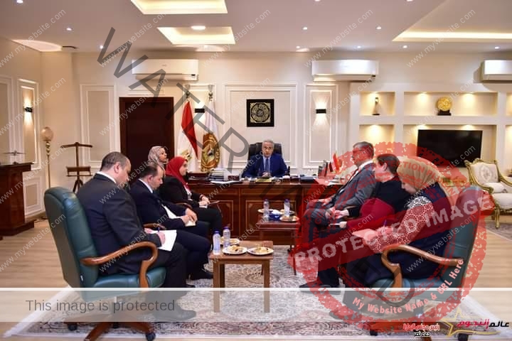 وزير العمل يلتقى سفير هولندا فى القاهرة ..
