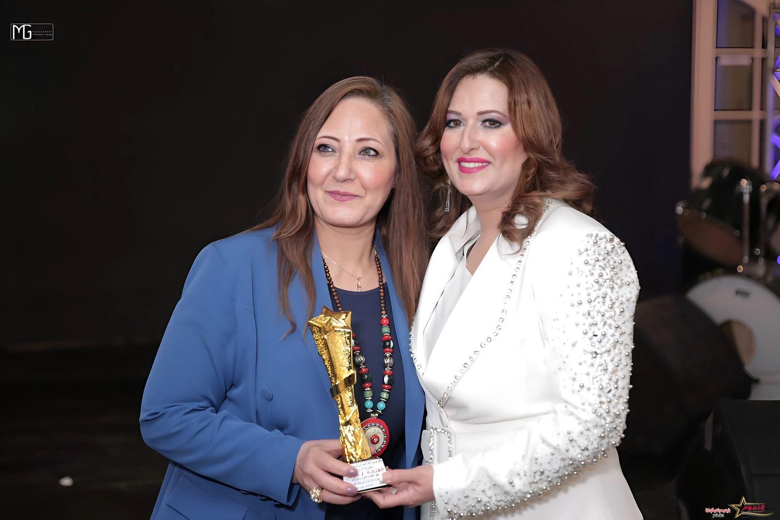 من قلب الإسكندرية “عنبر” تروي تفاصيل قصة تكريمها بحفل عالم النجوم وتعبر عن أحلامها في المستقبل