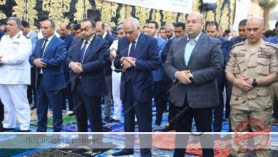 محافظ الجيزة يؤدى صلاة عيد الأضحى المبارك بساحة مسجد مصطفى محمود