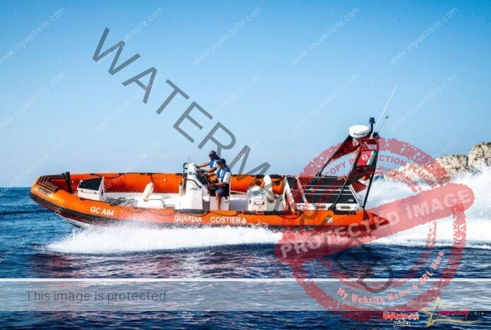 غرق قارب مهاجرين قبالة السواحل الإيطالية.. إنقاذ 12 والبحث جارٍ عن ناجين 