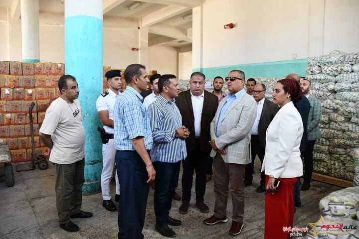 محافظ جنوب سيناء يتفقد مخازن الشركة العامه لتجارة الجمله بطور سيناء